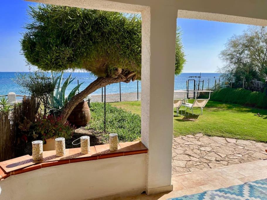 Paradise Beachfront Villa, Porto Columbu, Sardinia Porto Columbu - Perd'E Sali Eksteriør bilde