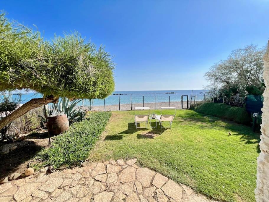 Paradise Beachfront Villa, Porto Columbu, Sardinia Porto Columbu - Perd'E Sali Eksteriør bilde