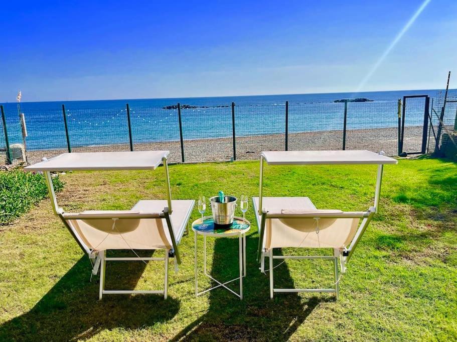 Paradise Beachfront Villa, Porto Columbu, Sardinia Porto Columbu - Perd'E Sali Eksteriør bilde