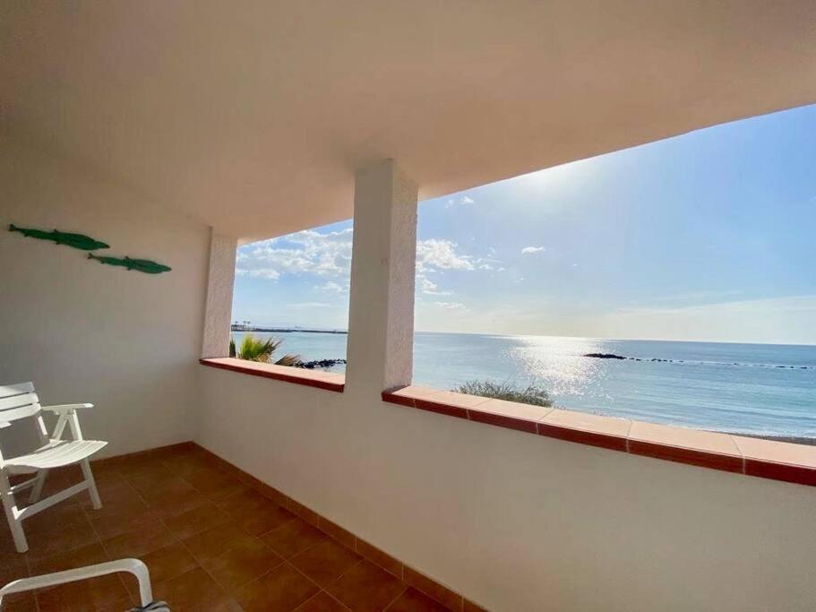 Paradise Beachfront Villa, Porto Columbu, Sardinia Porto Columbu - Perd'E Sali Eksteriør bilde