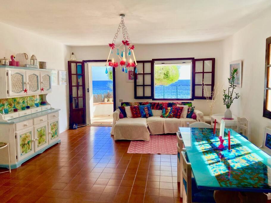 Paradise Beachfront Villa, Porto Columbu, Sardinia Porto Columbu - Perd'E Sali Eksteriør bilde